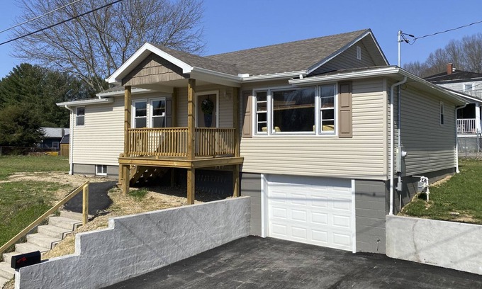 Skelton Casa | Traveler’s Rest » Beautifully-Renovated Retreat