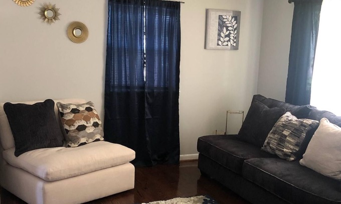 Roanoke Casa | Traveling? Nurse? Doctor? Bring the family and enjoy your Home Away/ Staycay!