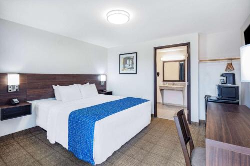Newport Hotel | Travelodge by Wyndham Newport
