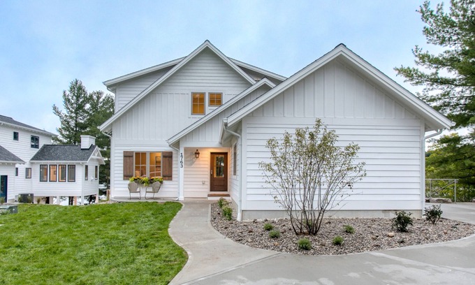 Mayfield Casa | Traverse City Lakemore Resort, New Luxury Lakefront Home on Arbutus Lake