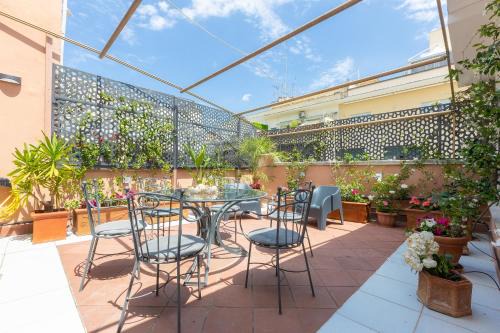 Rome Province Apartamento | Tre Lune Penthouse by Rental in Roma