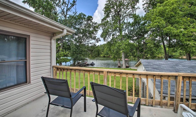 Mid America Casa | ‘Treasure Isle’ Waterfront Home on Ouachita River!
