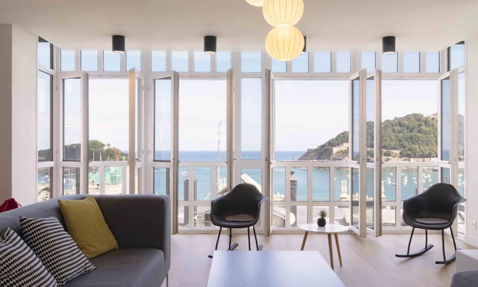 San Sebastian Centro Apartamento | Treasure | The Rentals Collection