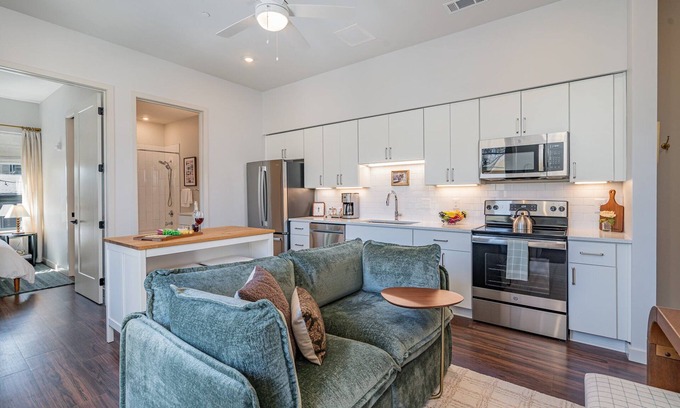 Edgehill Casa | Treble Maker -Rooftop Lounge - Pool - In Music Row