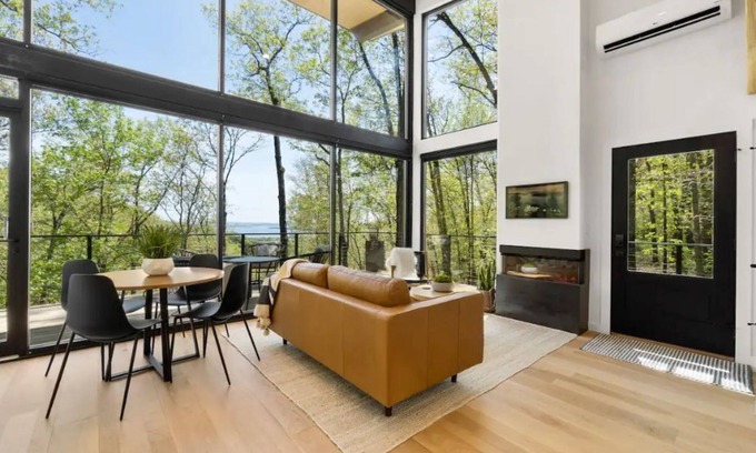 Indian Point Casa | Tree + House at Indian Point