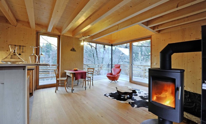 San Pancrazio Chalet De Esquí | Casa en el árbol "Laugen Lodge" con estanque natural para nadar