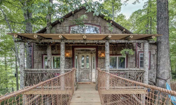 Jefferson Casa | TREE HOUSE on Little Peak Creek Farm!