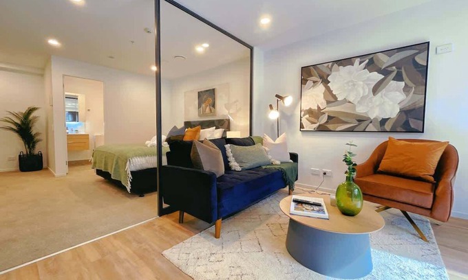 Newton Apartamento | Tree-Lined Parkside Holiday Studio with Pool & Gym