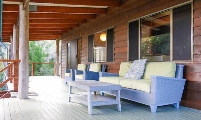 Point Lookout Casa | Tree & Sea - huge dual living, sleeps 11