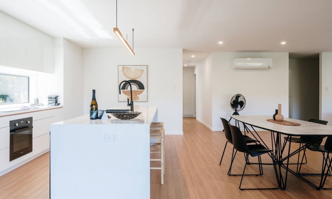 South Launceston Casa | Tree Top Haven ITAS - Hosted by L'Abode