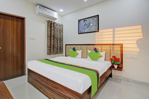 Bhopal Hotel | Treebo Krishna Regency ISBT Bus Stop
