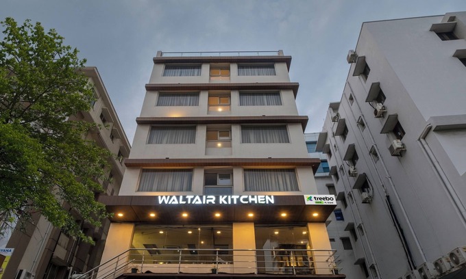 Visakhapatnam Hotel | Treebo PL Grand, Vishakapatnam