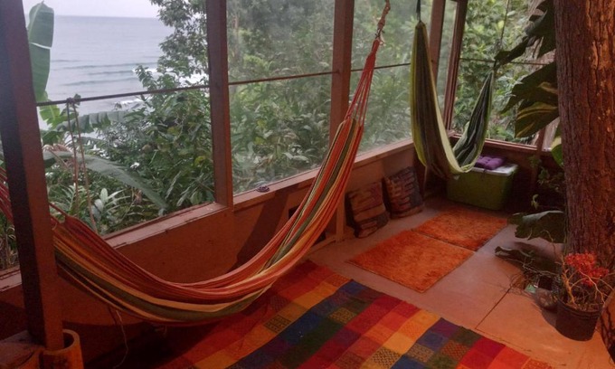 Snow Hill Apartamento | treehouse above the beach
