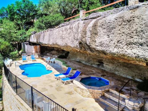 Lakeway Casa | Treehouse Bungalow - Community Poolhot Tub #13