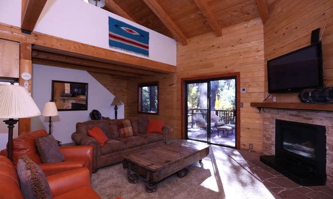 Ponderosa Park Cabina | Treehouse Cabin es tu escapada a la montaña