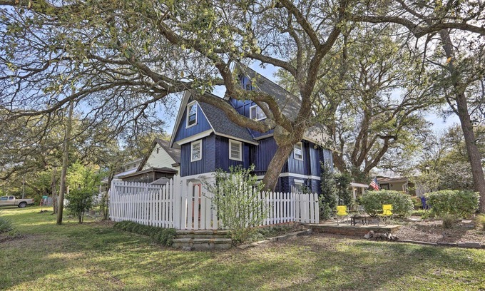 Southport Cabaña | 3-bedroom cottage in downtown Southport with WiFi, AC, pets allowed