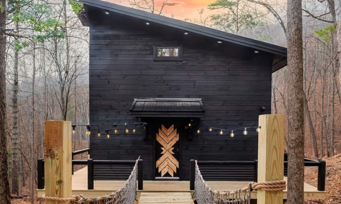 Asheville Cabina | Treehouse Log Cabin *Outdoor Tubs*Waterfall*Pets
