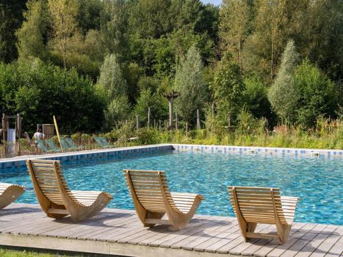 Maubray Casa | Treehouse near Tournai with Sauna Retreat