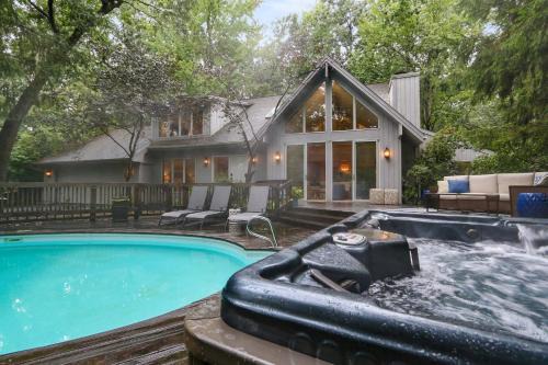 Michiana Casa | Treehouse Oasis