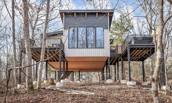 Treloar Cabina | Treehouse - Sunrise