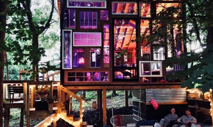 Doyle Apartamento | Treehouse with Wall of Windows#Love#Waterfalls#OutdoorMovieNight#TNStateParks
