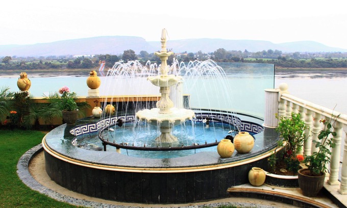 Budhni Complejo | TreeHouseNarmade A Riverfront Resort Spa