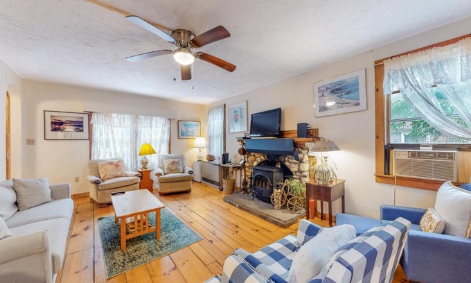 East Chop Casa | Treeside Lodge