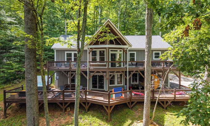 Asheville Casa | Treetop Escape A-Frame Chalet Sauna Game Room