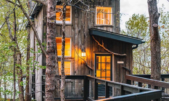 Chattanooga Casa | Treetop Hideaways: Dogwood Treehouse in Chattanooga