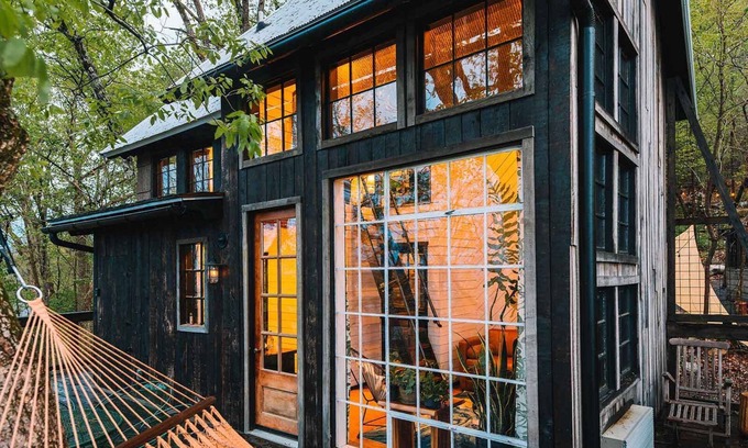 Chattanooga Casa | Treetop Hideaways: Wood Lily Treehouse in Chattanooga