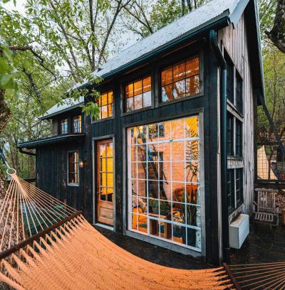 Chattanooga Chalet De Esquí | Treetop Hideaways: Wood Lily Treehouse in Chattanooga