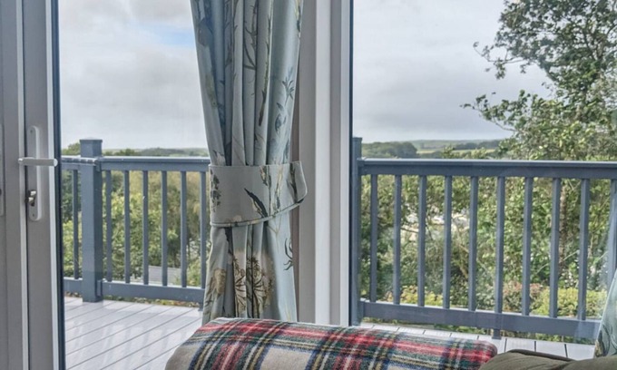 Widemouth Bay Cabina | Treetop Lodge - Luxury holiday chalet near Bude on exclusive Holiday Park