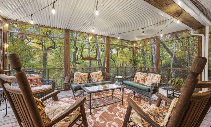 Montreat Cabina | Treetop Montreat/Blk Mtn 5BR /4BA cabin w/Creek just 20 minutes to Asheville!