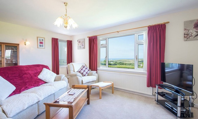 Goodwick Cabaña | Trefisheg Bungalow, Holiday home Strumble Head, Sleeps 6, 3 bedrooms, bathrooms