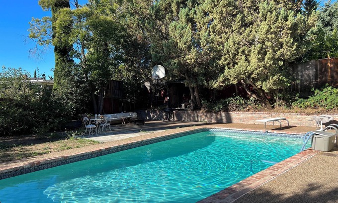 Castro Valley Casa | Tremendous Pool 3-bedroom house in Castro Valley