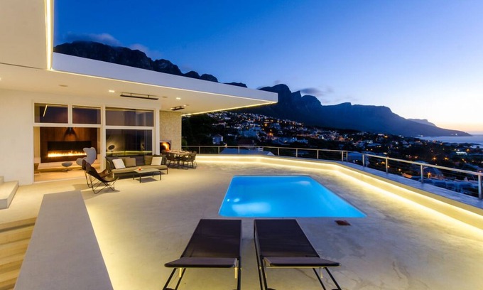Camps Bay Villa | Años 50 moda Villa, Camps Bay Beach en pocos pasos