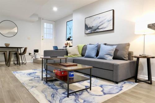 Bloomingdale Apartamento | Trendy Apt in Bloomingdale - Parking