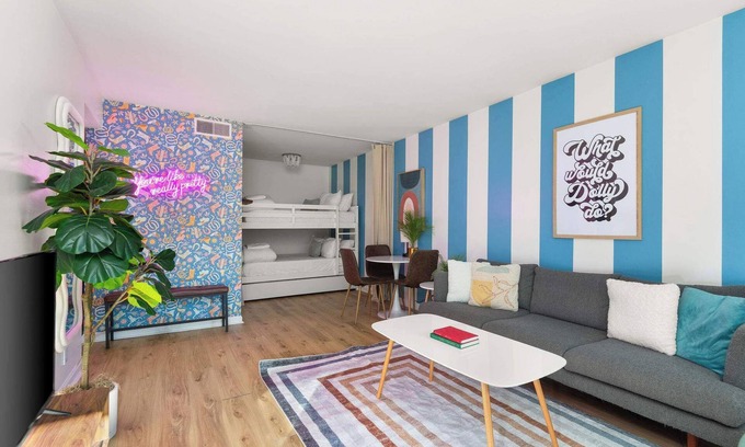 West End Apartamento | Trendy Apt on Music Row! Walk to Dozens of Bars