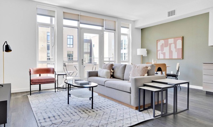 Southwest Berkeley Apartamento | Trendy Berkeley 1BR w/ Gym, W/D & Roof, near Highways, by Blueground