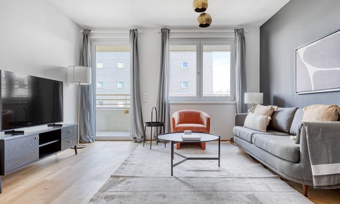 Brigittenau Apartamento | Trendy Brigittenau 2BR w/ Roof & Pvt Loggia, nr Handeskai, by Blueground