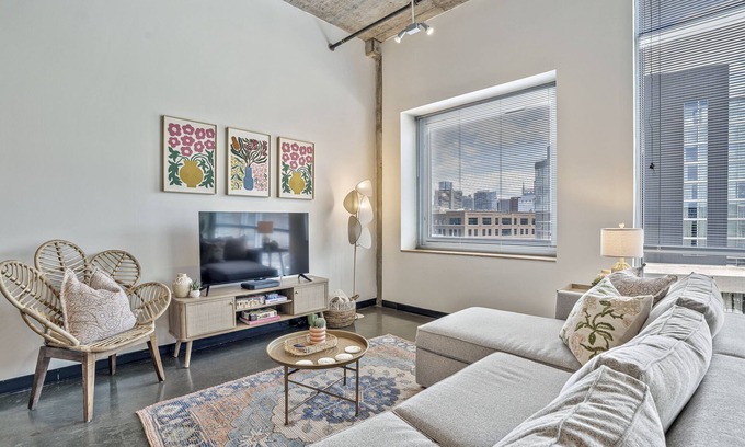 The Gulch Condominio | Trendy & Central Gulch Condo!