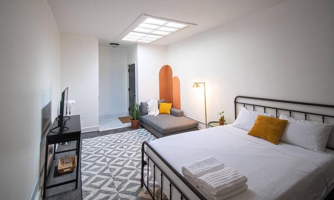 North Chicago Apartamento | Trendy & Cozy Studio near Great Lakes | Six Flags