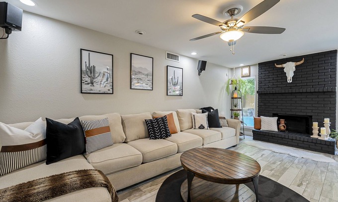 Dobson Ranch Casa | Trendy Desert Oasis Recently Remodeled