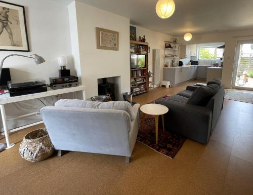 Easton Casa | Trendy Easton Escape with Parking