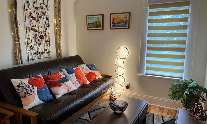 Tremont Apartamento | Trendy in Tremont, Cleveland (Upper)