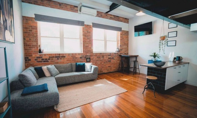 Fortitude Valley Apartamento | Trendy Industrial Style Loft in Fortitude Valley