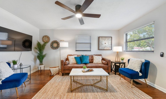 Lakeshore South Casa | Trendy Jax Home Near Downtown, 30-mins to Beach
