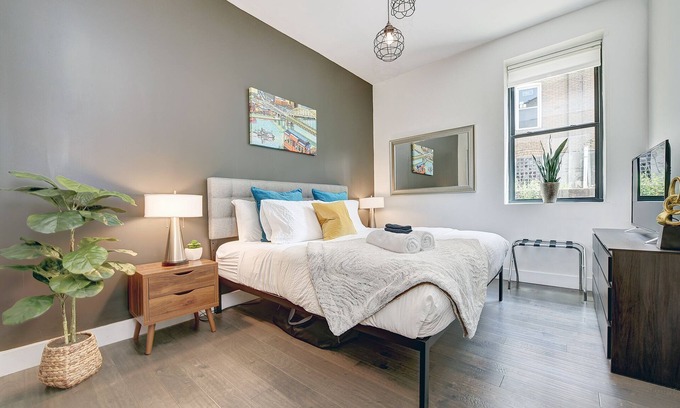 Pittsburgh Casa | 💎Trendy✨ ❤️ Parking 👑 King Bed 🛌 10 min DT📌