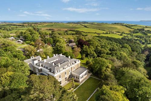 Par Complejo | Trenython Manor Resort