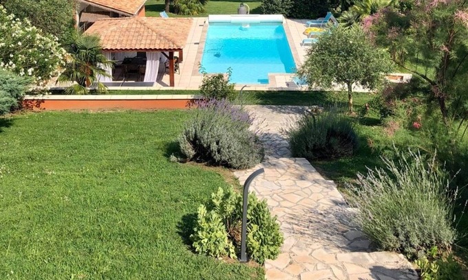 Semens Casa | TRES GRANDE MAISON - GRANDE PISCINE - VUE IMPRENABLE sur VIGNOBLE. AU CALME